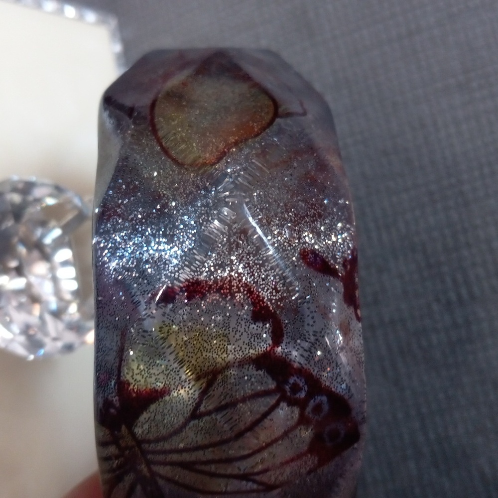 Vintage Chunky Lucite Faceted Resin Bangle Silver Glitter Multicolor Butterfly - Picture 10 of 13